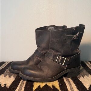Frye Engineer Shortie Boots Sz8.5